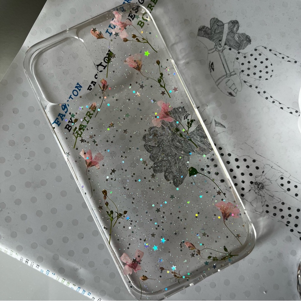 Dried Flowers and Sparkles iPhone 13 Case